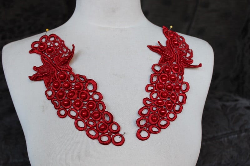 Süße Venedig Perlen Applikation Rot 2 Stück Angebot Süße Venedig Perlen Applikation Rot 2 Stück Angebot von CraftsWarehouseHub