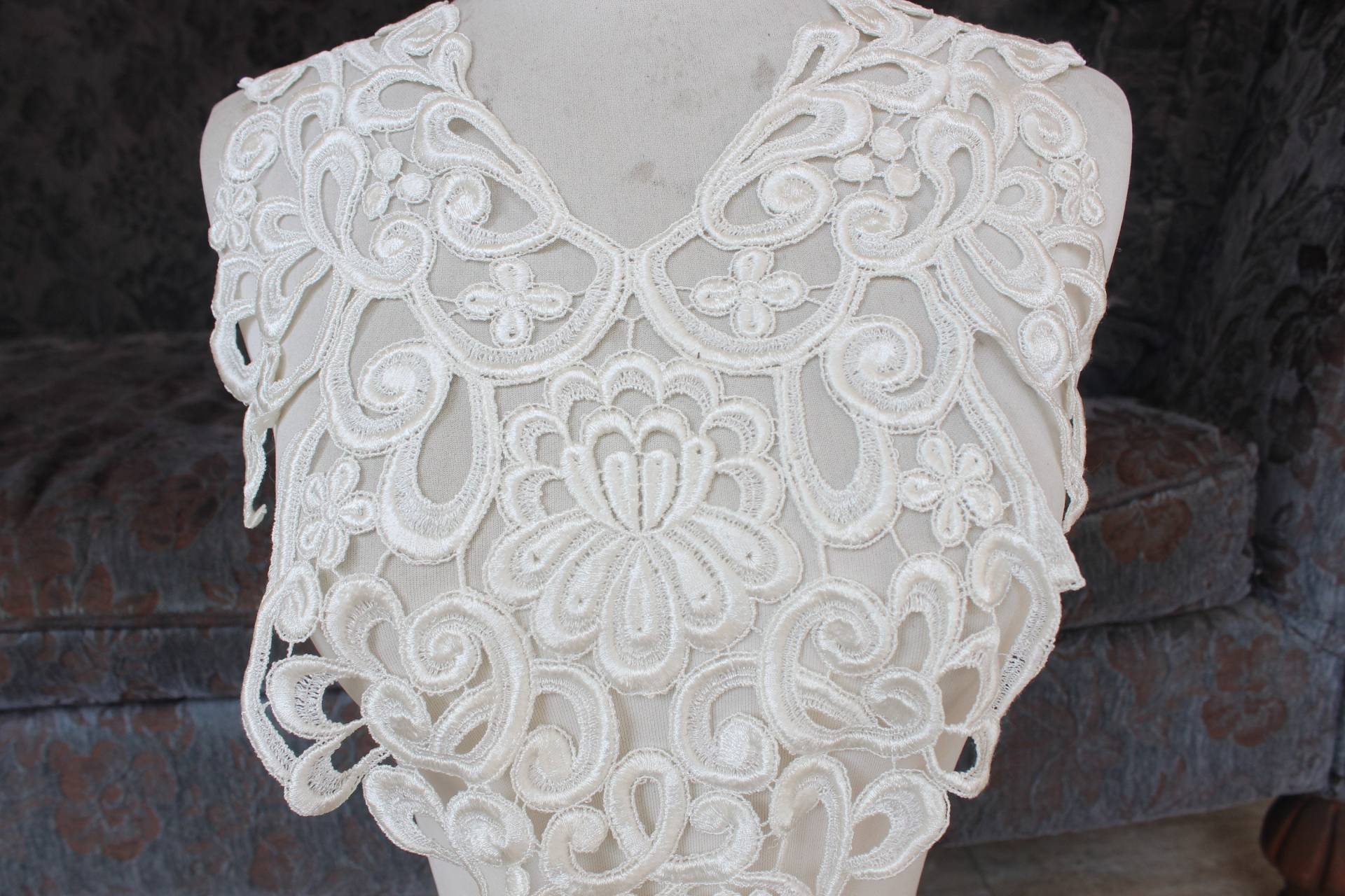 Venedig-Applique Yoke Weiße Farbe von CraftsWarehouseHub