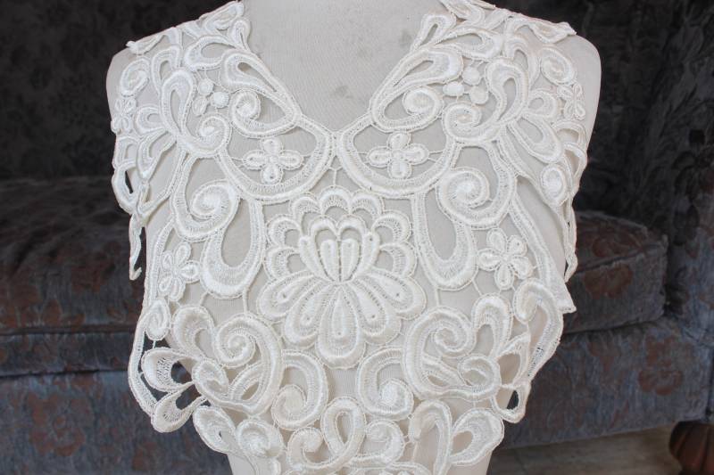 Venedig-Applique Yoke Weiße Farbe von CraftsWarehouseHub