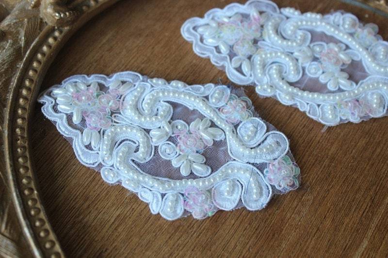 Weiße Farbe Nähen Applikation/Süsse Bestickte Und Gefädelte Organza Blume von CraftsWarehouseHub