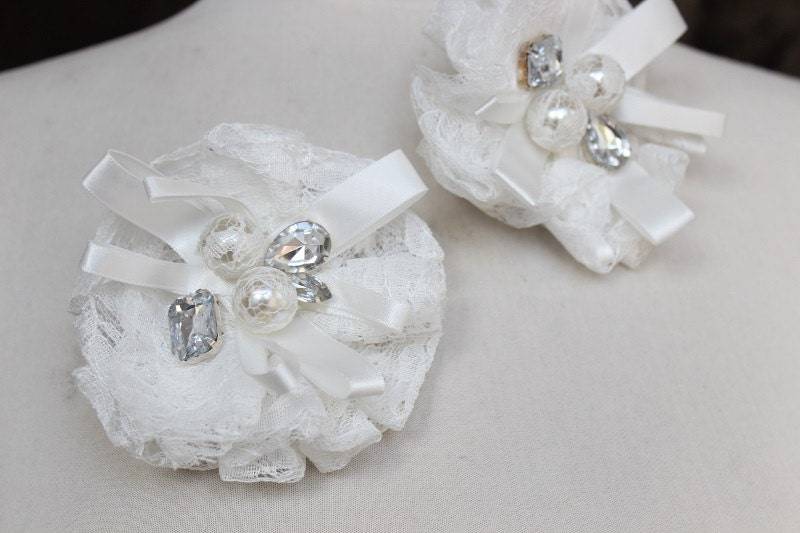 Weiße Farbe Perlen Spitze Blume Mit Pin Und Clip Rücken Rhinestones1 Stück Angebot Weiße Farbe Perlen Spitze Blume Mit Pin Und Clip Rücken Rhinestones1 Stück Angebot von CraftsWarehouseHub
