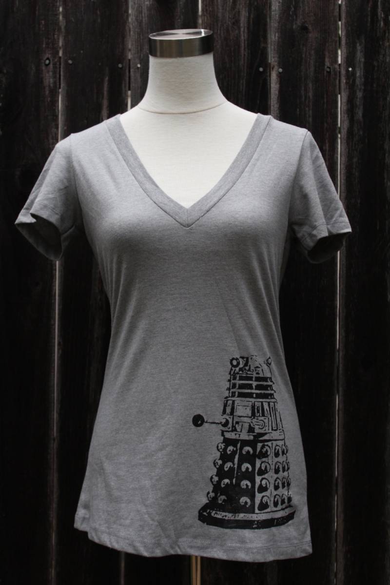 Arzt, Dalek V Hals Doppelseitiges Damenshirt von CraftsbyCasaverde