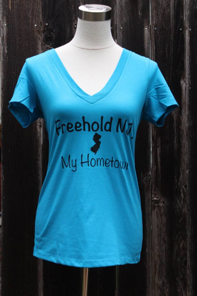 Freehold, Nj Meine Heimatstadt Frauen Doppelseitiges Shirt von CraftsbyCasaverde