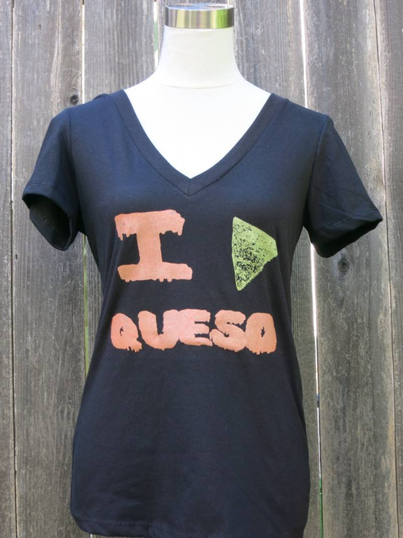 Ich Liebe Queso V Hals Doppelseitiges Damenshirt von CraftsbyCasaverde