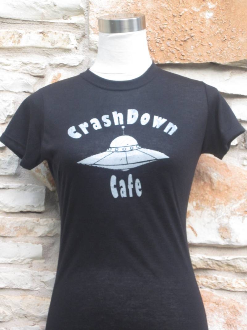 Roswell Crashdown Cafe Siebdruck Shirt Für Frauen Roswell Crashdown Cafe Siebdruck Shirt Für Frauen von CraftsbyCasaverde