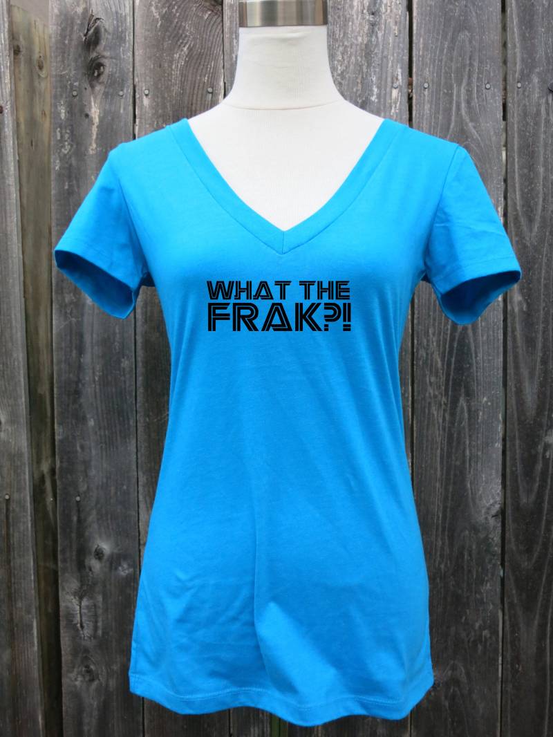 Was Die Frak Vneck Doppelseitiges Damenshirt von CraftsbyCasaverde