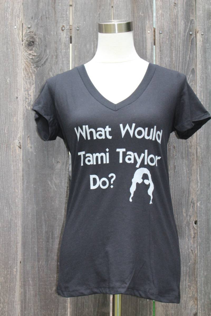 Was Würde Tami Taylor V Hals Doppelseitiges Damenshirt von CraftsbyCasaverde