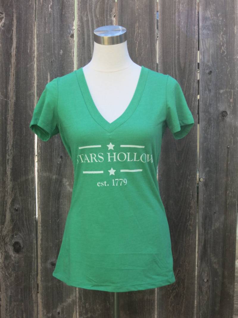 stars Hohle Frauen Vneck Siebdruck Shirt stars Hohle Frauen Vneck Siebdruck Shirt von CraftsbyCasaverde