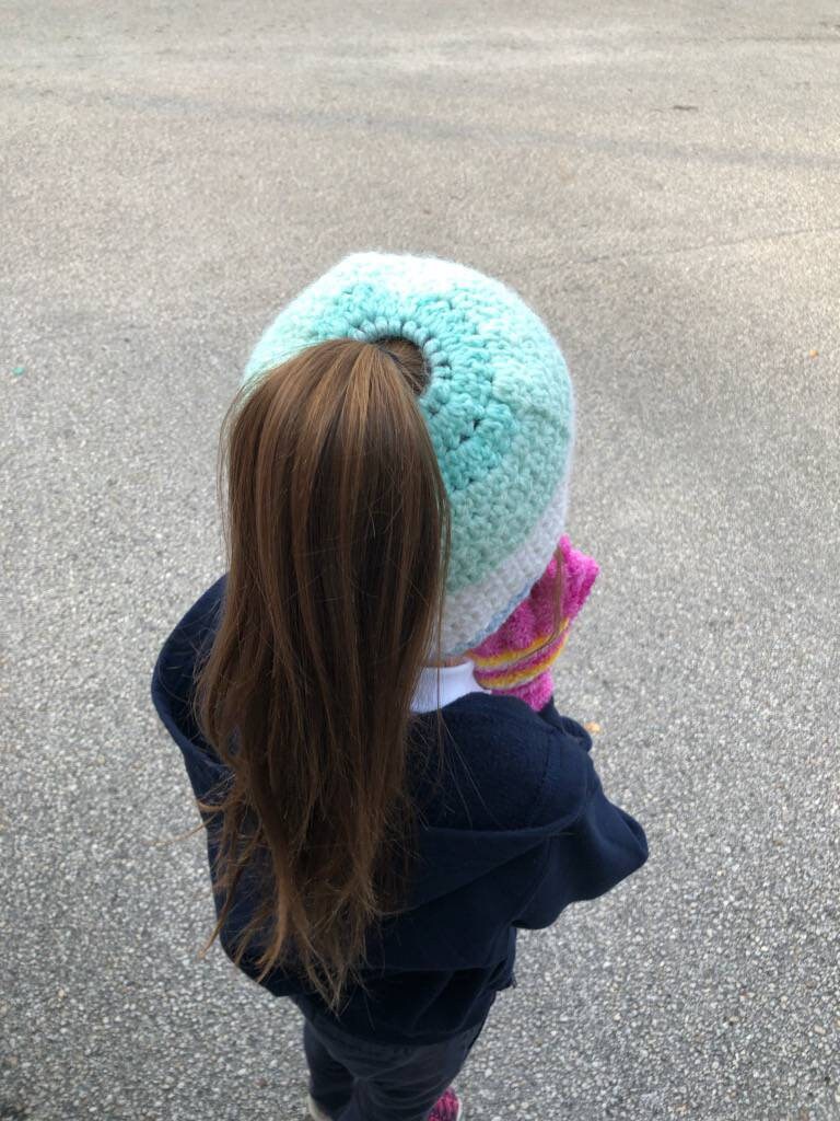 Messy Bun Beanie/ Ponytail Beanie Messy Bun Beanie/ Ponytail Beanie von CraftsbyNoelani