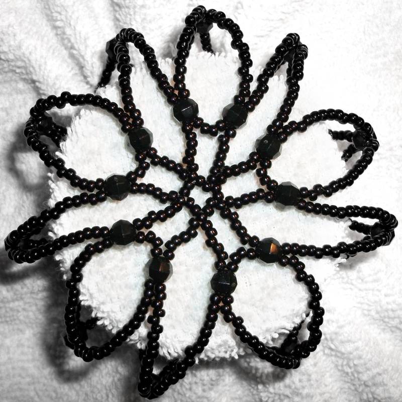 Beaded Bun Cover - Schwarz Beaded Bun Cover - Schwarz von CraftsbyQuillaina