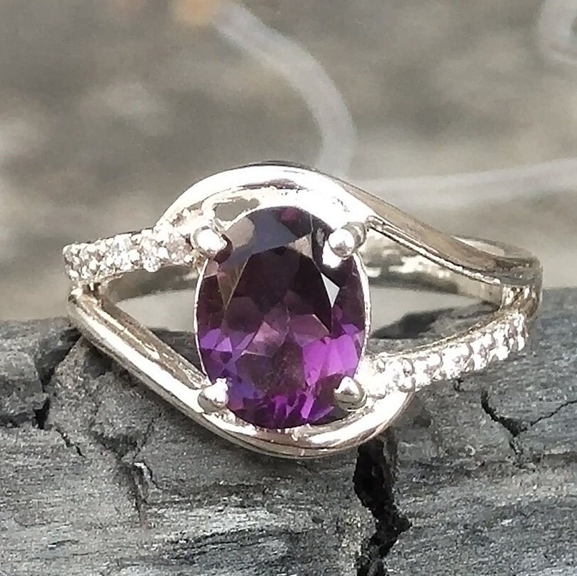 Aaa Amethyst-Ring Ovaler Edelstein, 925 Sterling Silber Aaa Amethyst-Ring Ovaler Edelstein, 925 Sterling Silber von CraftworldGifts