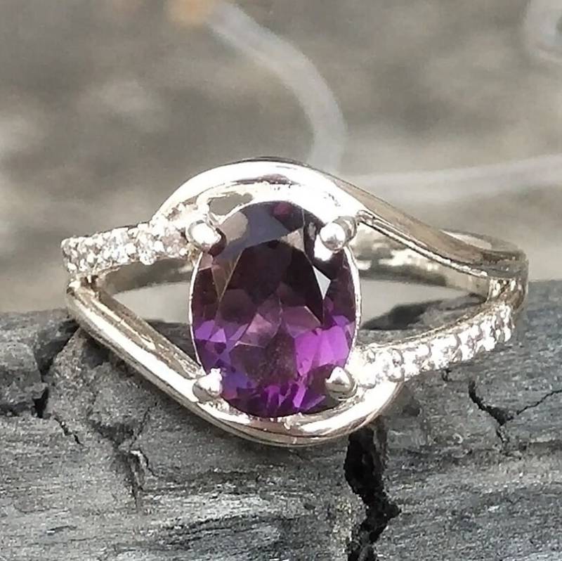 Aaa Amethyst-Ring Ovaler Edelstein, 925 Sterling Silber Aaa Amethyst-Ring Ovaler Edelstein, 925 Sterling Silber von CraftworldGifts