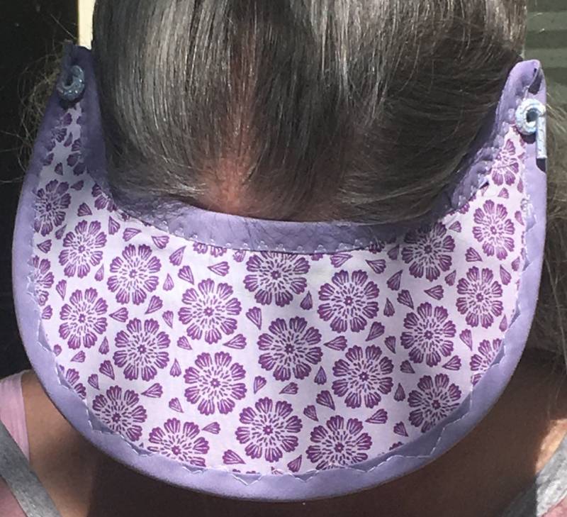 Sonnenblende, Visier, Leicht Reversible Lavendel Waschbar Verstellbare Tuch Sonnenblende, Visier, Leicht Reversible Lavendel Waschbar Verstellbare Tuch von CraftyAustinMimi