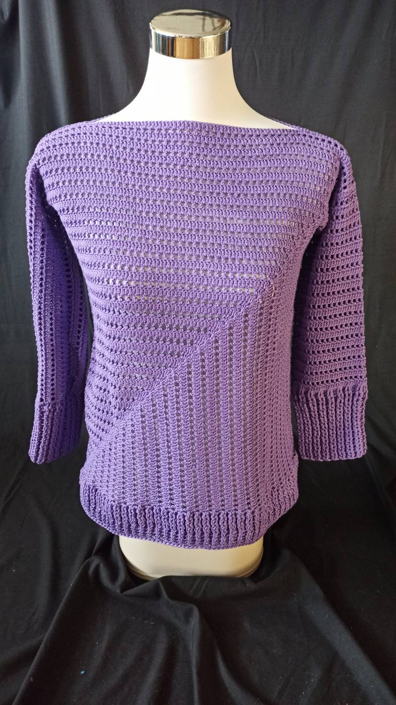 Gehäkelter Pullover Mit 3/4 Arm Gehäkelter Pullover Mit 3/4 Arm von CraftyBeeByBirte