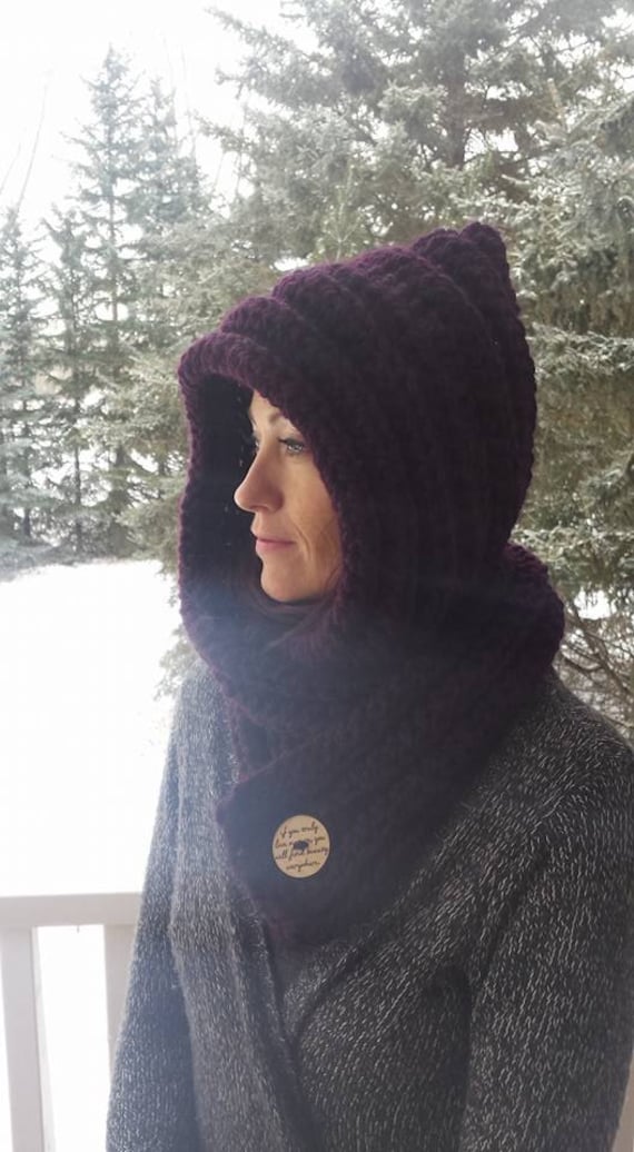 Großer Chunky Kapuzenschal in Aubergine von CraftyBugCutz