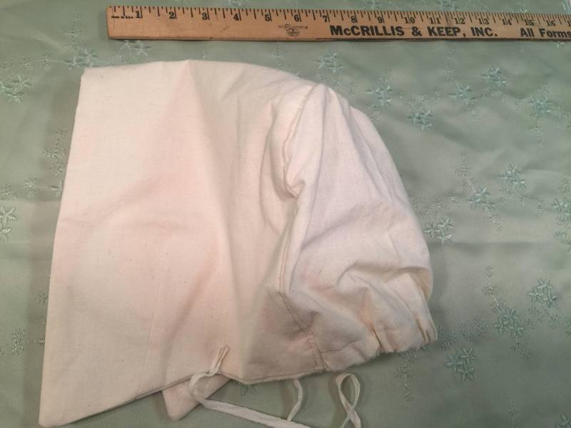 Mädchen 3-6 Kleine Mütze Prärie Pilgrim Pionier Kolonialzeit. Reinweiß, Ungebleichter Musselin, Schwarz, Kattun Mädchen 3-6 Kleine Mütze Prärie Pilgrim Pionier Kolonialzeit. Reinweiß, Ungebleichter Musselin, Schwarz, Kattun von CraftyByNatureStore