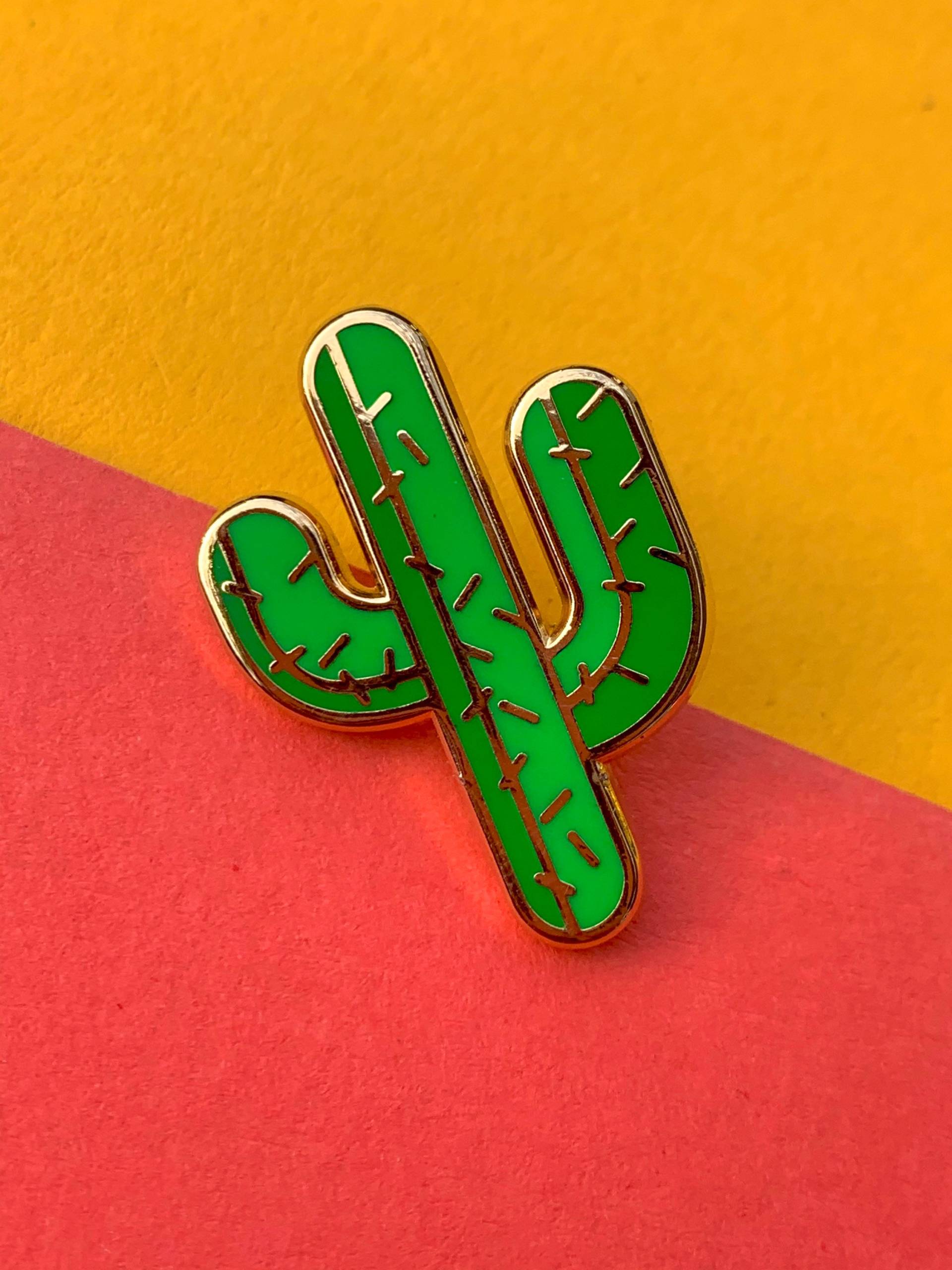 Hard Enamel Pin Kaktus Abzeichen, Ein Tolles Geschenk Für Jeden Kaktus-Liebhaber von CraftyCactusCompany