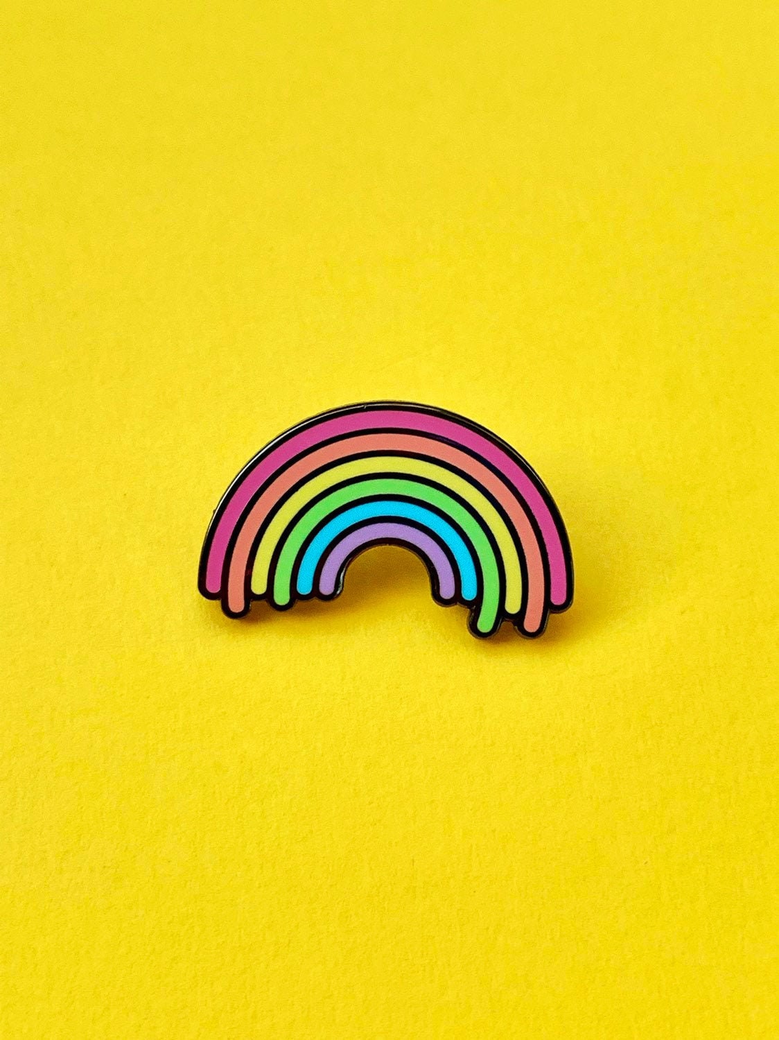 Regenbogen-Emaille-Pin-Abzeichen, Eine Großartige Ergänzung Für Deinen Rucksack von CraftyCactusCompany