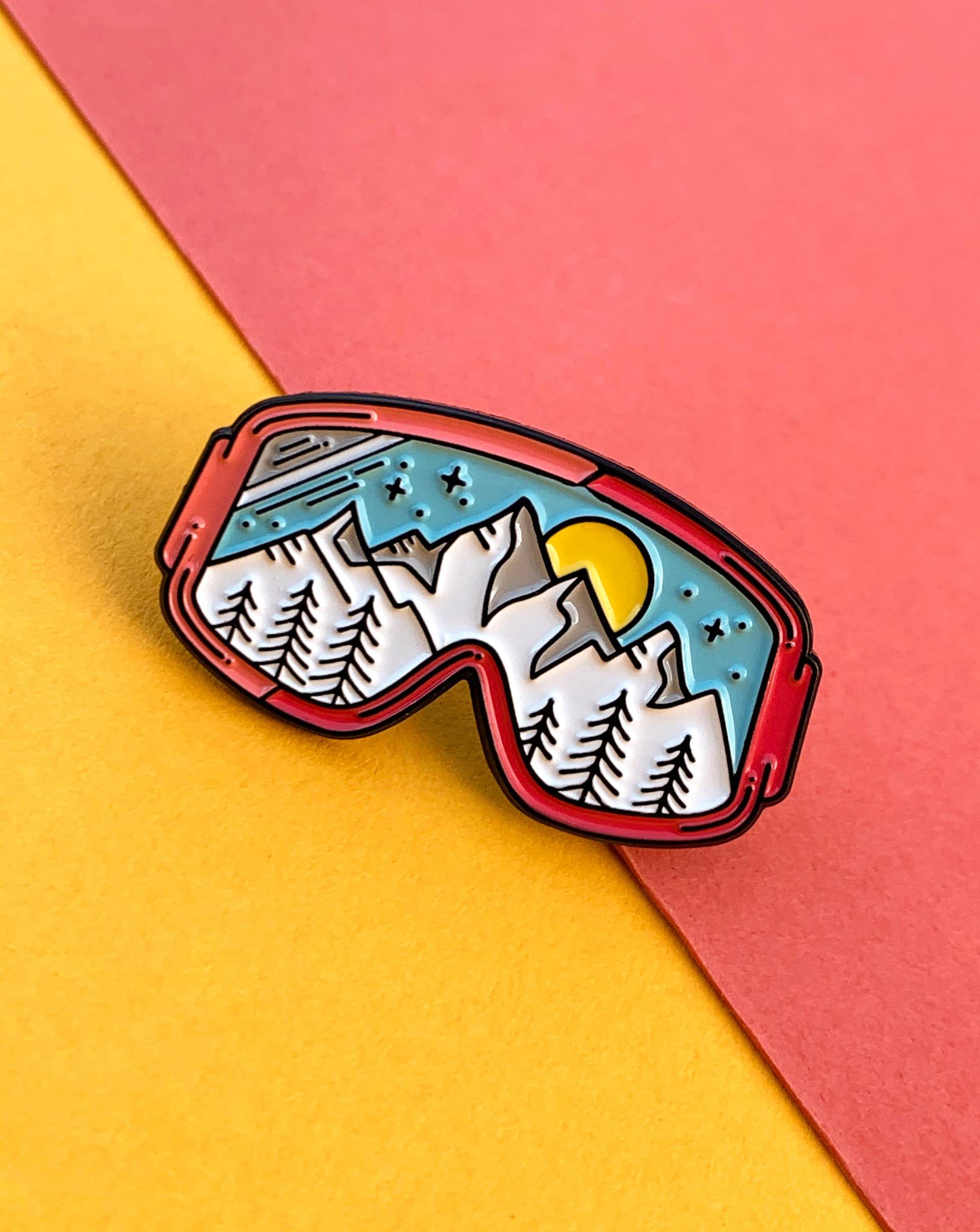 Skibrille Emaille Pin, Pink Pastell Edition, Perfekt Für Das Alpine Abenteuer von CraftyCactusCompany