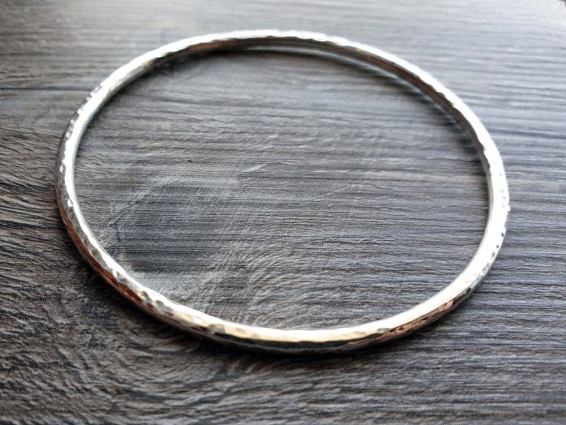 Silber-Armreif 3 Mm, Mit Hammerschlag-Optik Aus Massivem Sterlingsilber Silber-Armreif 3 Mm, Mit Hammerschlag-Optik Aus Massivem Sterlingsilber von CraftyCatsJewellery