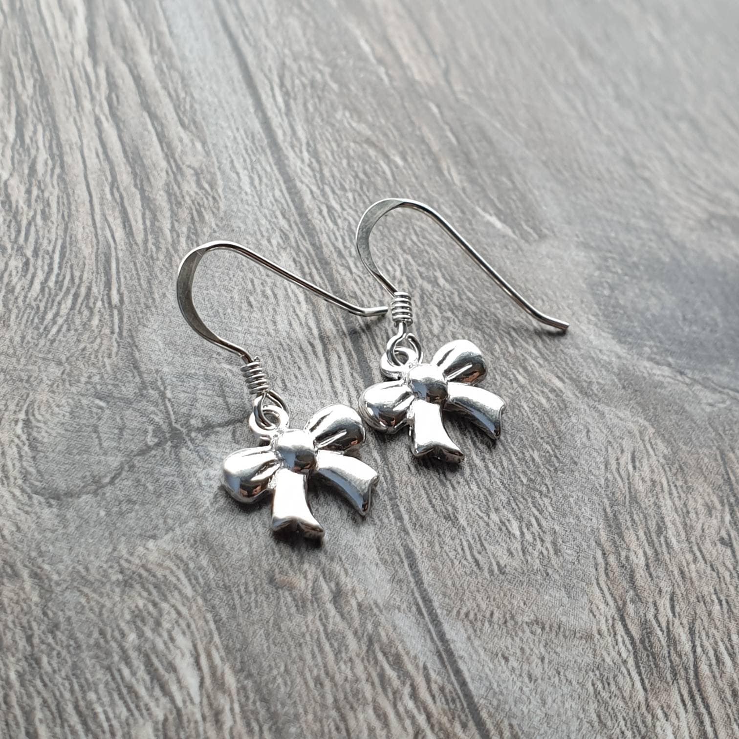 sterling Silber Bogen Tropfen Ohrringe sterling Silber Bogen Tropfen Ohrringe von CraftyCatsJewellery