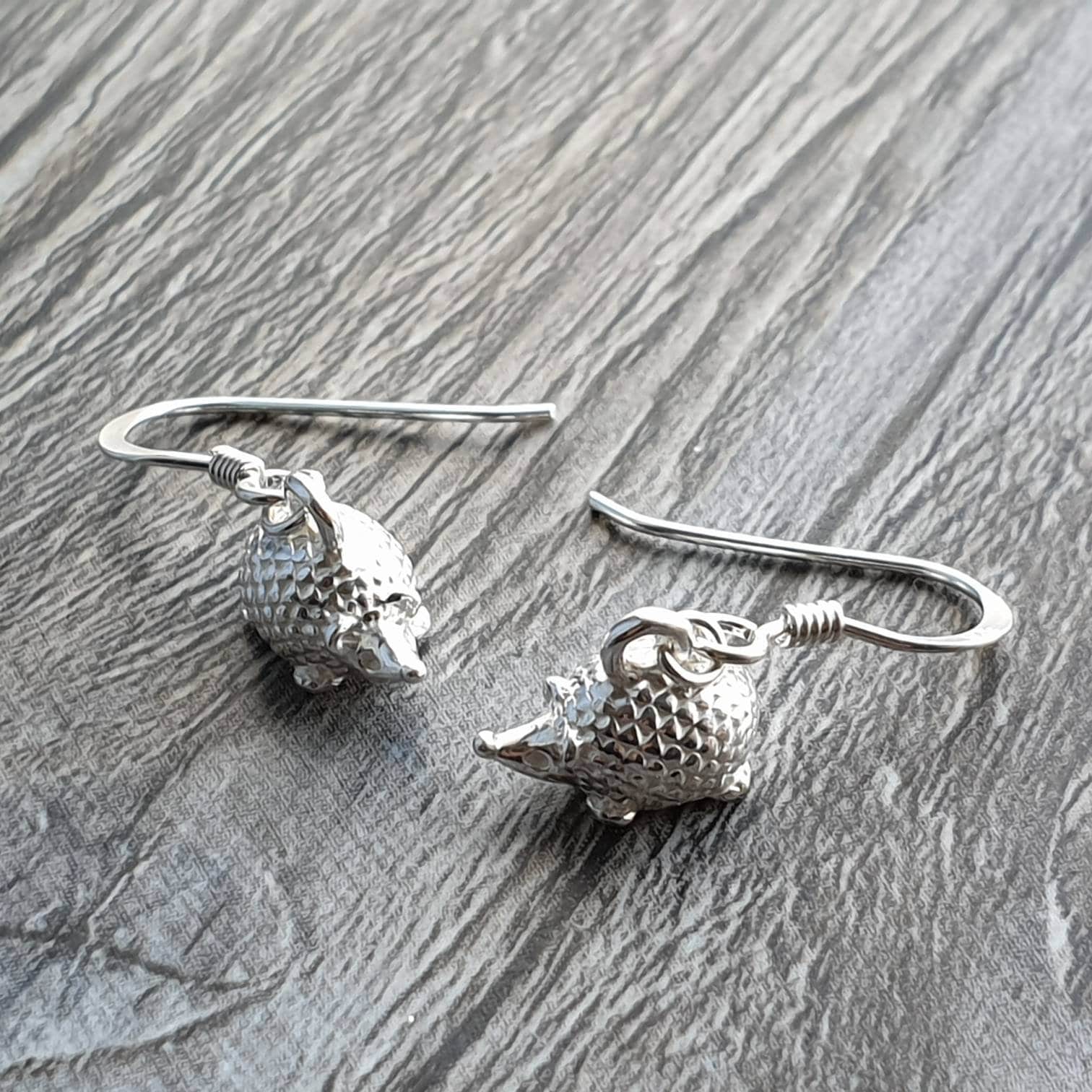 sterling Silber Igel Ohrringe, Tropfenohrringe, 3D Tier, Zierlich sterling Silber Igel Ohrringe, Tropfenohrringe, 3D Tier, Zierlich von CraftyCatsJewellery