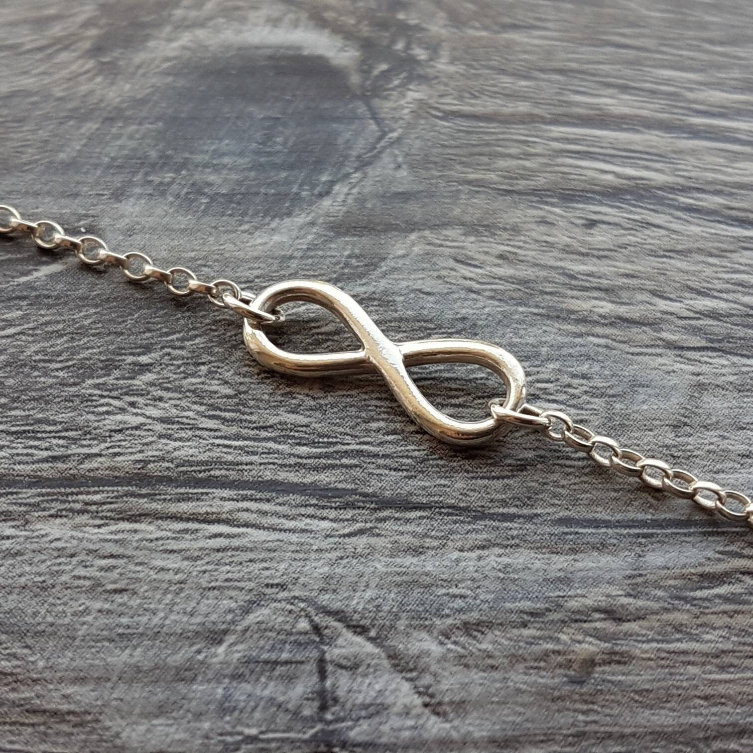 sterling Silber Infinity Armband Zarte Kette sterling Silber Infinity Armband Zarte Kette von CraftyCatsJewellery