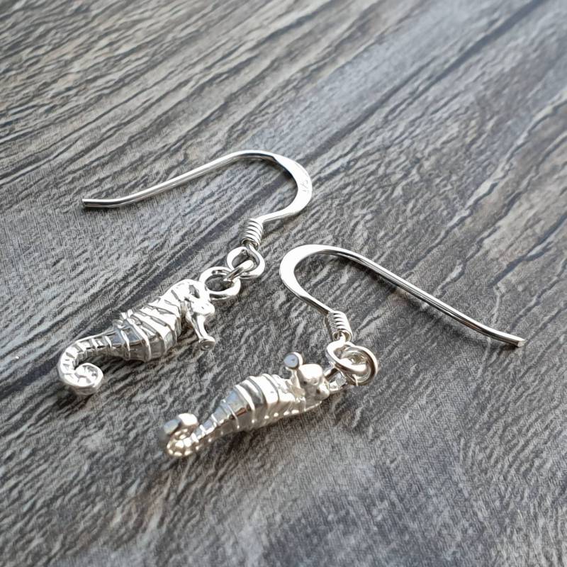 sterling Silber Seepferdchen Ohrringe, Tropfenohrringe, 3D Tier, Zierlich sterling Silber Seepferdchen Ohrringe, Tropfenohrringe, 3D Tier, Zierlich von CraftyCatsJewellery
