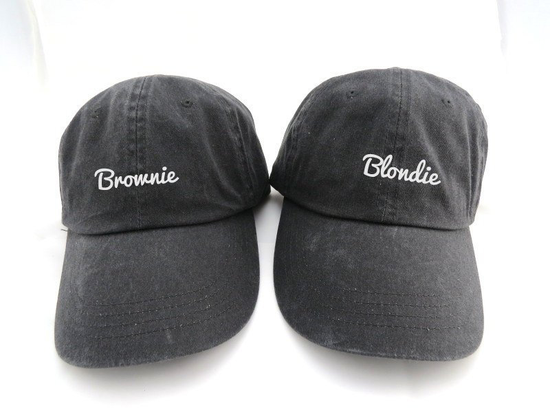 Blondie Brownie Dad Hüte - Beste Freunde Blond Und Brünett von CraftyCleopatra