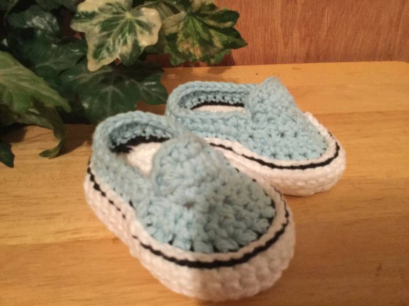 Gehäkelte Hausschuhe Im Vans Style von CraftyCoutureShop
