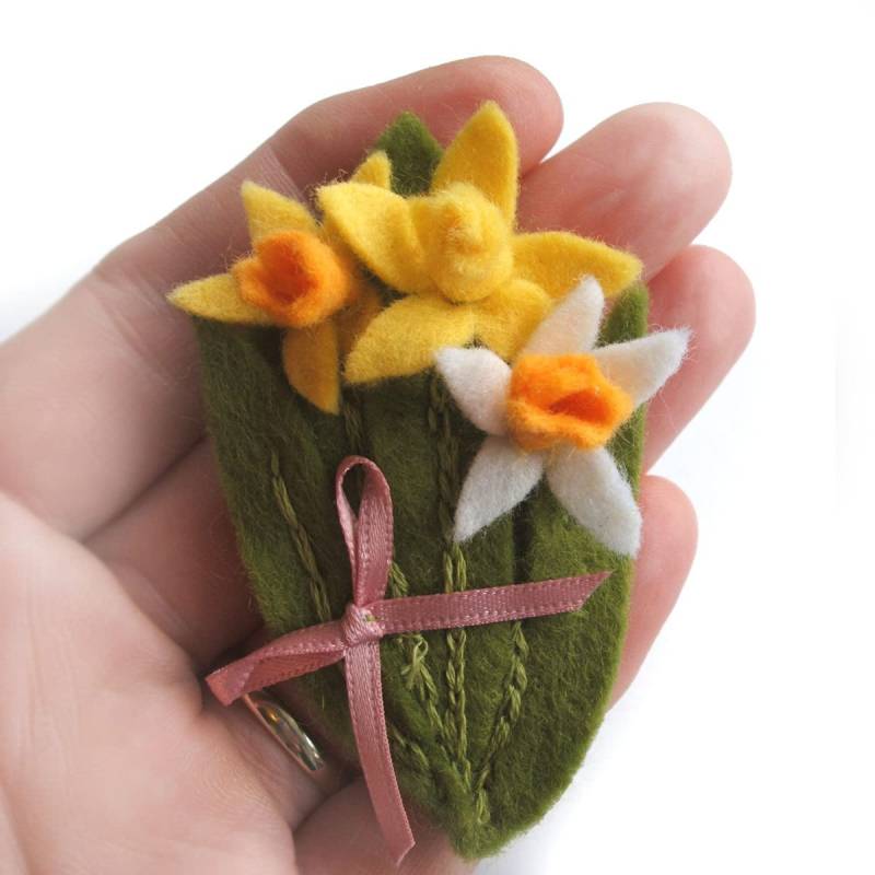 Narzisse Brosche Aus Filz St Davids Day Geschenk Narzisse Brosche Aus Filz St Davids Day Geschenk von CraftyJoDesigns
