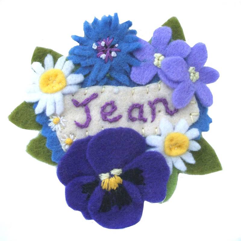 Personalisierte Namensbrosche Mit Handgestickten Filzblumen, Wählen Sie Ihren Namen von CraftyJoDesigns