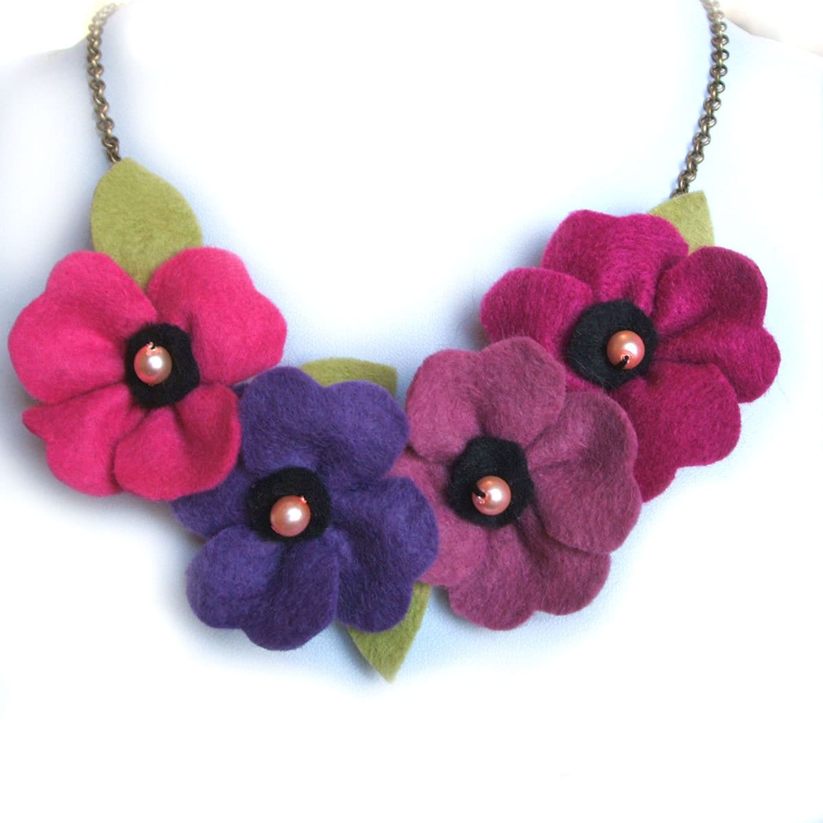 Rosa Und Lila Statement Halskette, Lätzchen Schmuck, Beerenfarbe Mohnblume, Sommerblumen-Accessoire Rosa Und Lila Statement Halskette, Lätzchen Schmuck, Beerenfarbe Mohnblume, Sommerblumen-Accessoire von CraftyJoDesigns