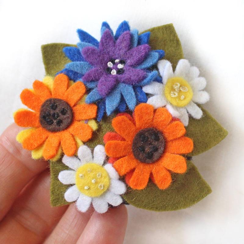 Sommerblumen Filz Brosche Ringelblume, Kornblume & Gänseblümchen Sommerblumen Filz Brosche Ringelblume, Kornblume & Gänseblümchen von CraftyJoDesigns