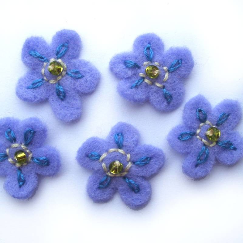 Vergissmeinnicht Filzblumen Handgestickte Verzierungen, 5Er Set Vergissmeinnicht Filzblumen Handgestickte Verzierungen, 5Er Set von CraftyJoDesigns