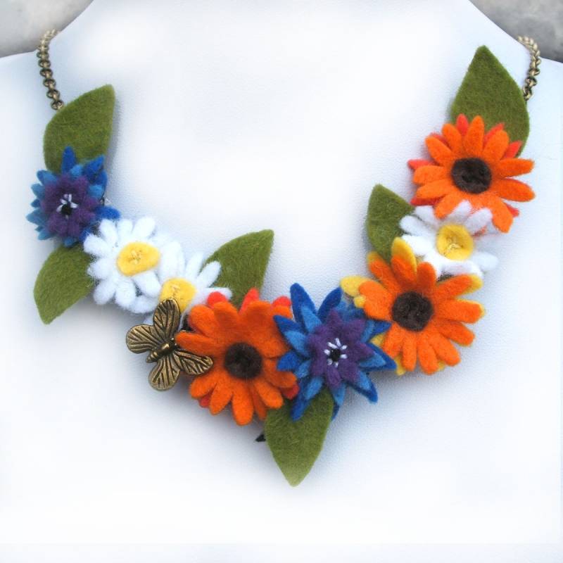 Wildblumen Bib Halskette, Mediterraner Sommer Schmuck Wildblumen Bib Halskette, Mediterraner Sommer Schmuck von CraftyJoDesigns