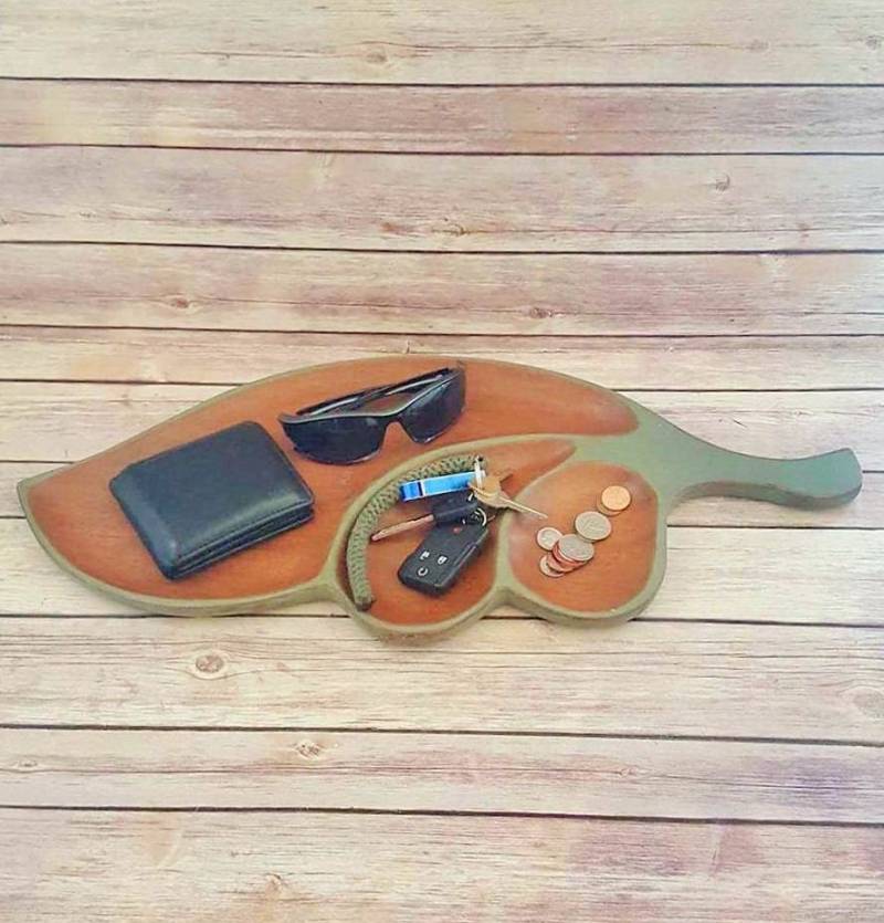 Dekoratives Tablett | Holzschale Zum Auffangen Grünes Blatt Monkey Pod Holz Umweltfreundliches Geschenk Up Biked Home Decor Sofort Lieferbar von CraftyMcDaniel