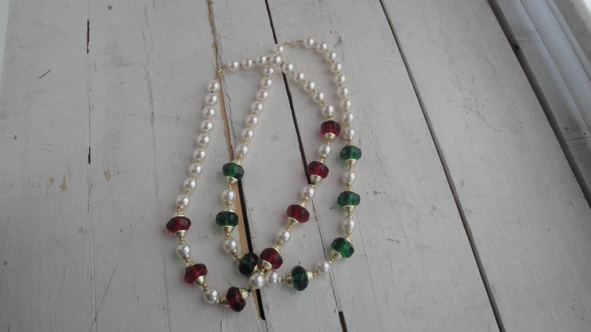 Vintage Kunststoff Perlenketten 2Er Set Vintage Kunststoff Perlenketten 2Er Set von CraftySara