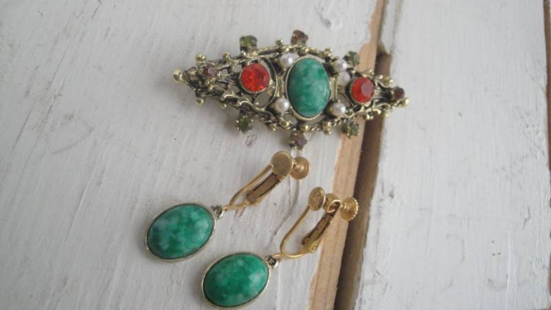 Vintage Pin Und Ohrringe Set Gold Grün Vintage Pin Und Ohrringe Set Gold Grün von CraftySara