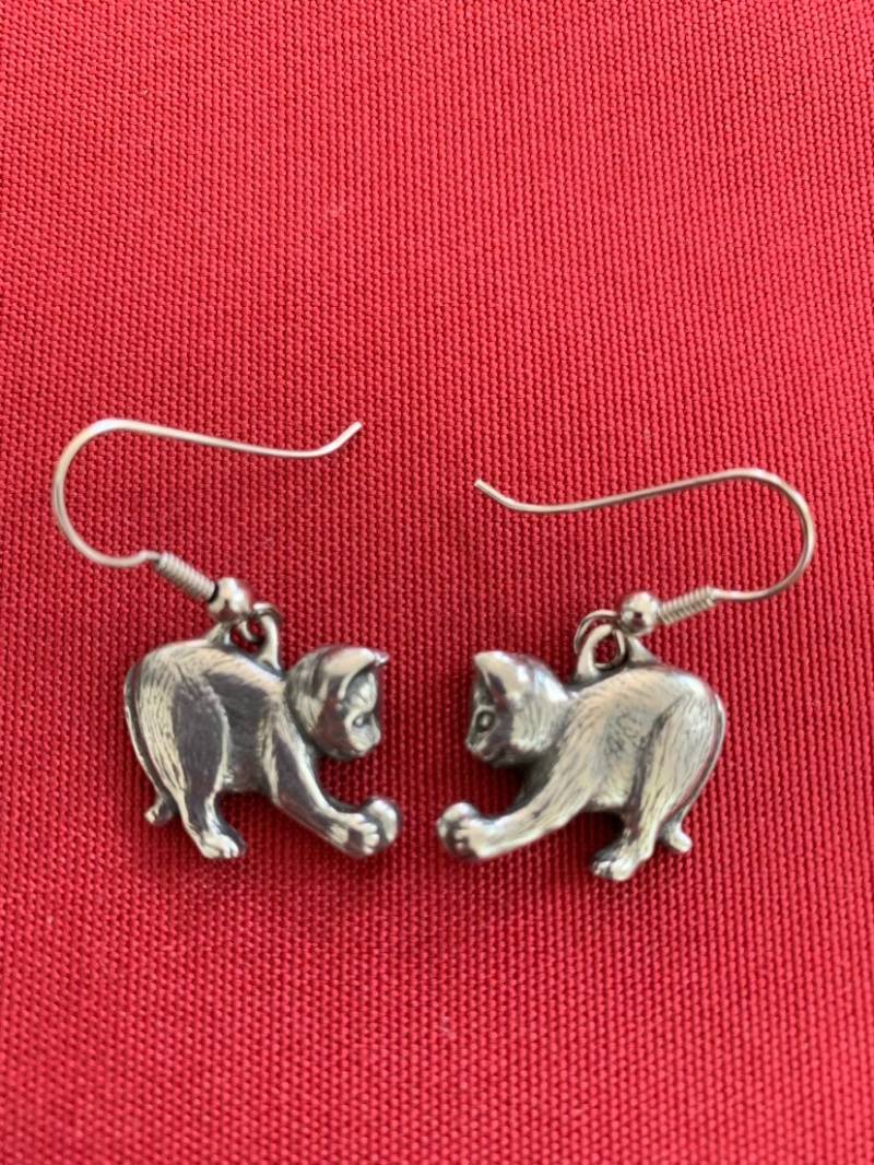 Verspielte Katze Verspielte Katze von CraftyThingsandFinds