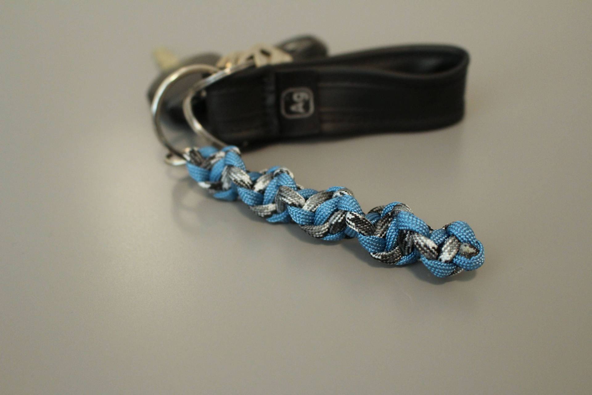 Helix Paracord Schlüsselanhänger Helix Paracord Schlüsselanhänger von CraftyWolfDesigns