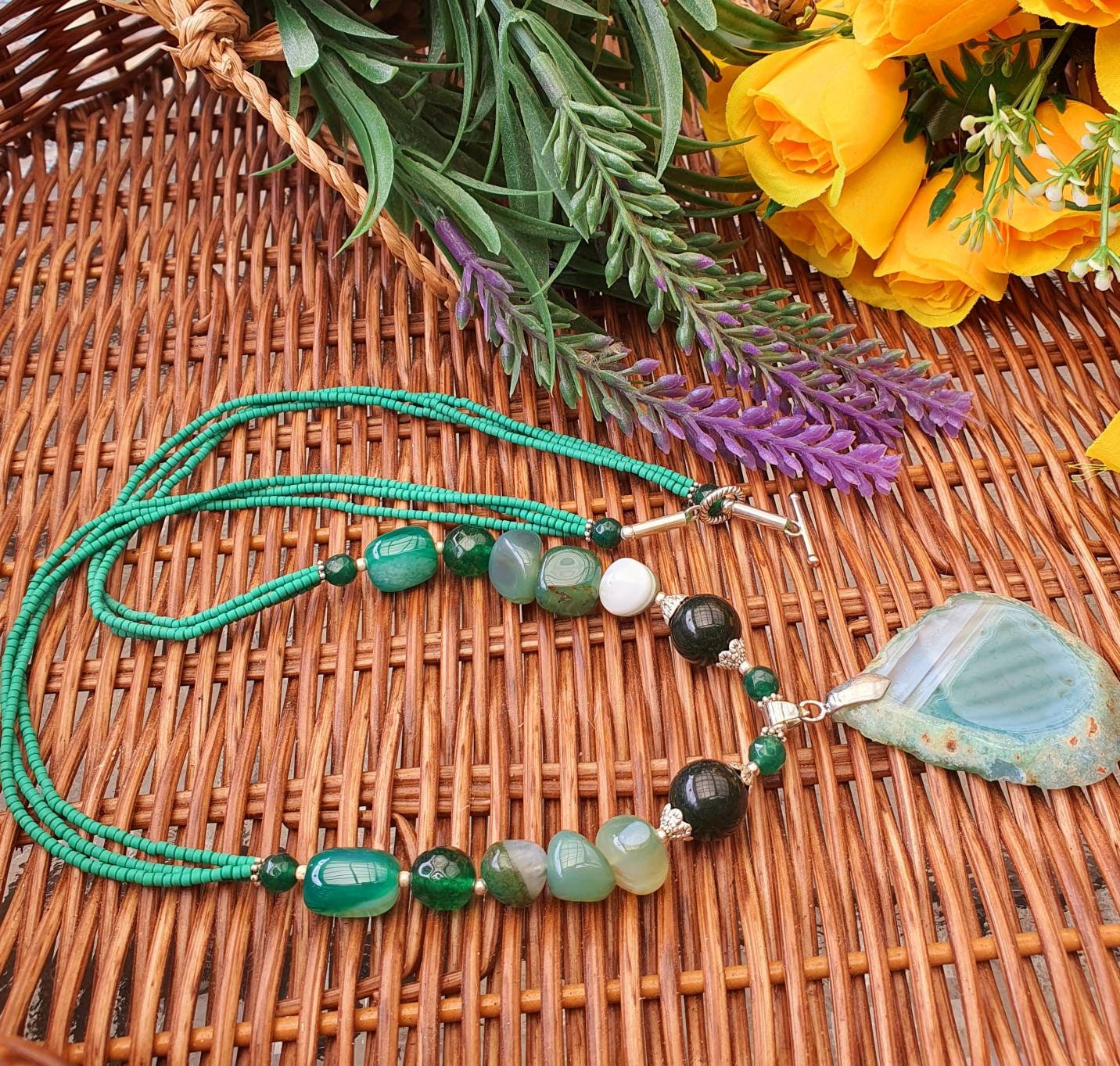 Grüne Jade Halskette, Achat, Boho Schmuck, Grüner Natürlicher Edelstein, Lange Halskette, Jade, Geschenk Für Sie, Frauen, Handgemachtes Geschenk von Craftyshopau