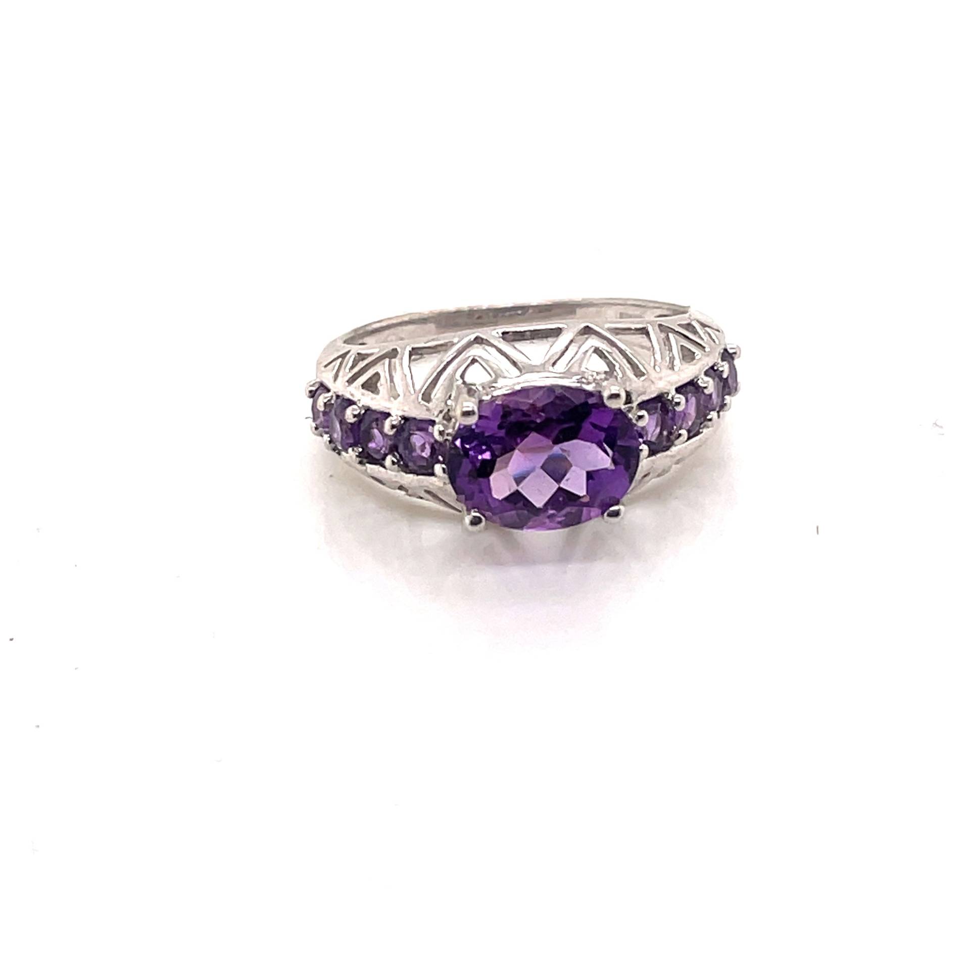 10K Weißgold Ovaler Amethyst Offener Filigraner Statement Ring von Crawfordsjewel