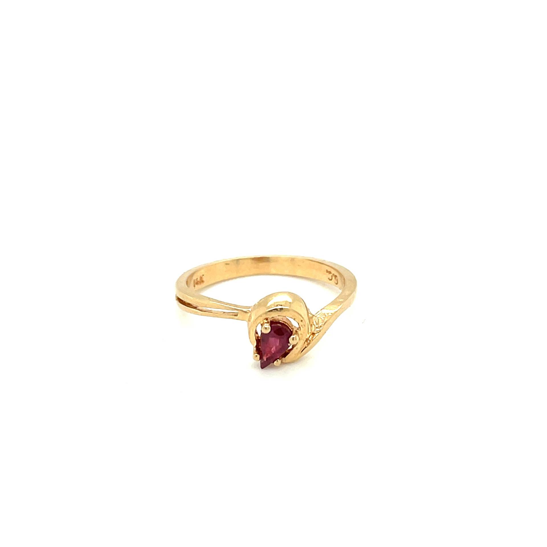 14K Gelbgold Birne Geschnitten Rubin Gebogen Ring von Crawfordsjewel