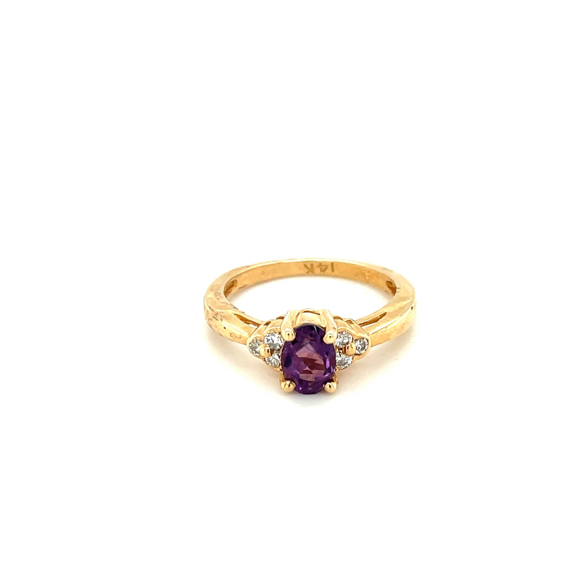 14K Gelbgold Oval Geschliffener Amethyst Und Diamant Ring von Crawfordsjewel