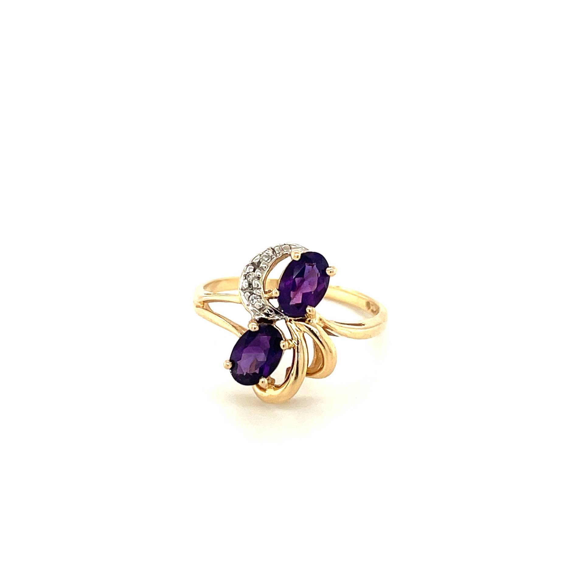 14K Gelbgold Oval Geschnitten Amethyst Und Diamant-Ring von Crawfordsjewel