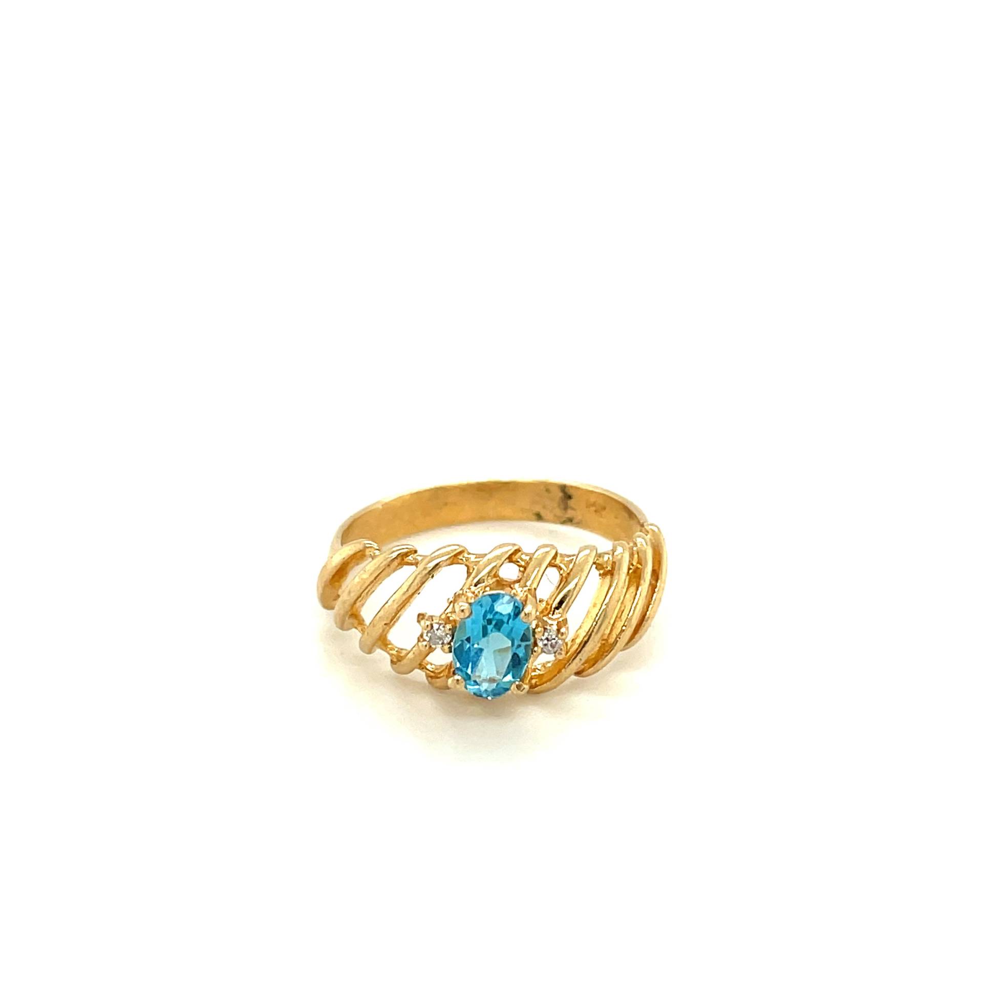 14K Gelbgold Oval Geschnitten Blau Topas Und Diamant-Kuppel-Ring von Crawfordsjewel