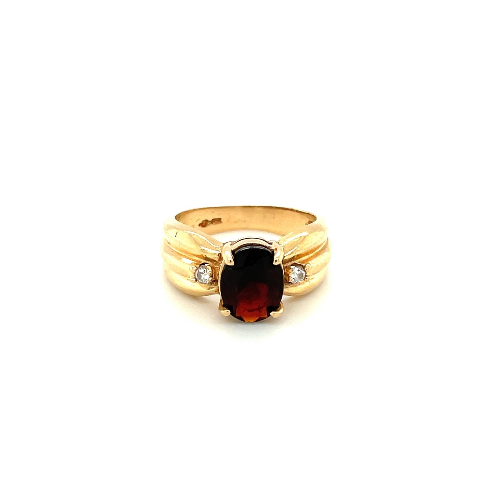 14K Gelbgold Oval Geschnitten Granat Und Diamant-Ring von Crawfordsjewel