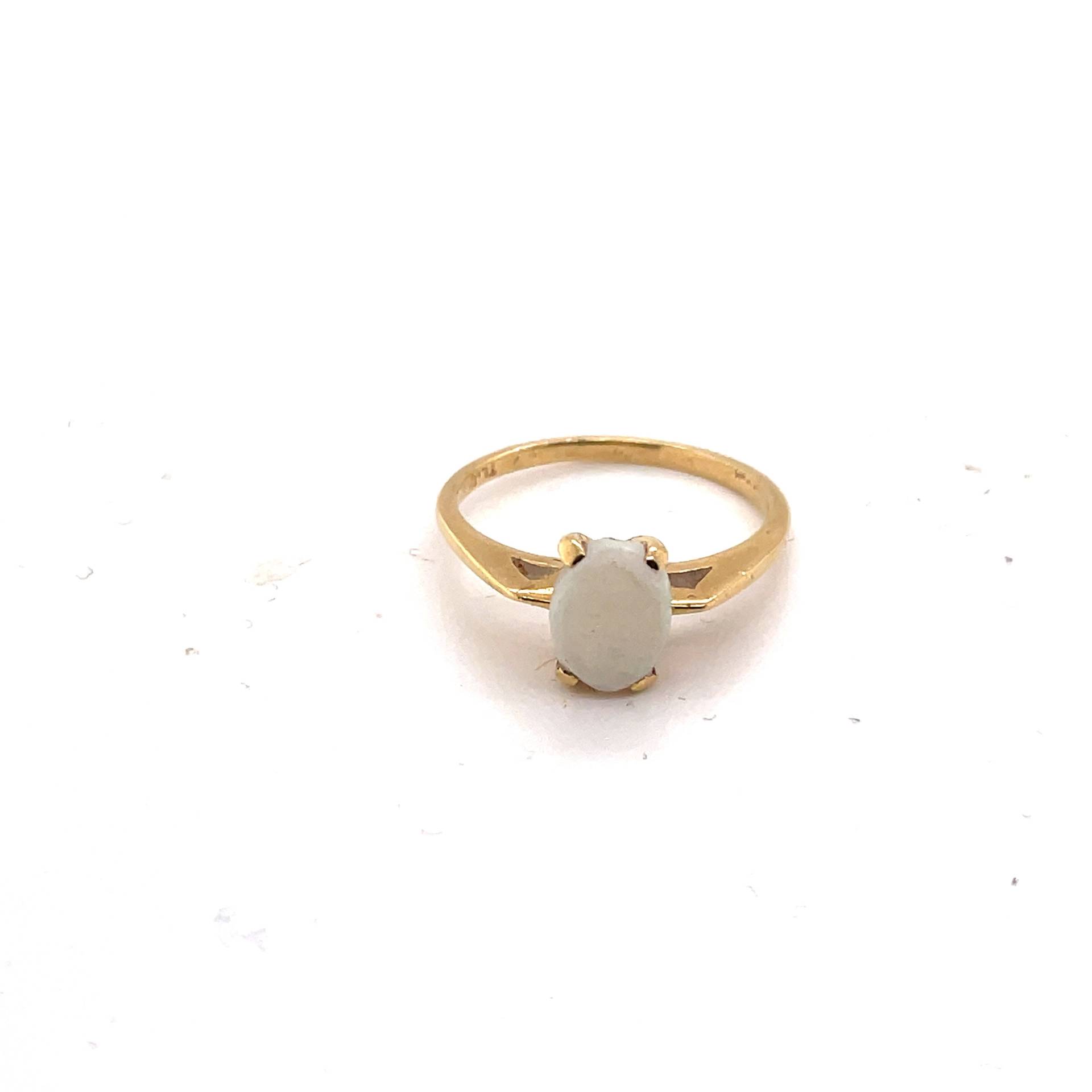 14K Gelbgold Oval Opal Solitär Ring von Crawfordsjewel