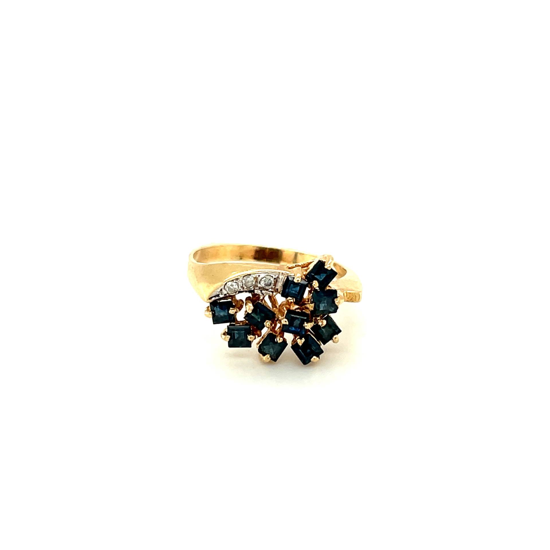 14K Gelbgold Prinzessin Geschnitten Saphir Und Diamant-Cluster-Ring von Crawfordsjewel